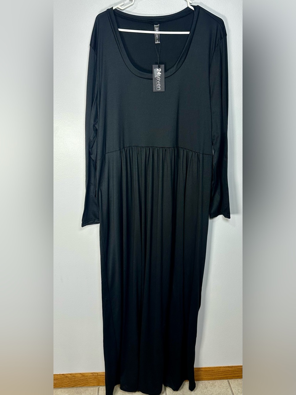 24/7 Comfort Apparel Black Long Sleeve Maxi Dress w pockets Size 3X